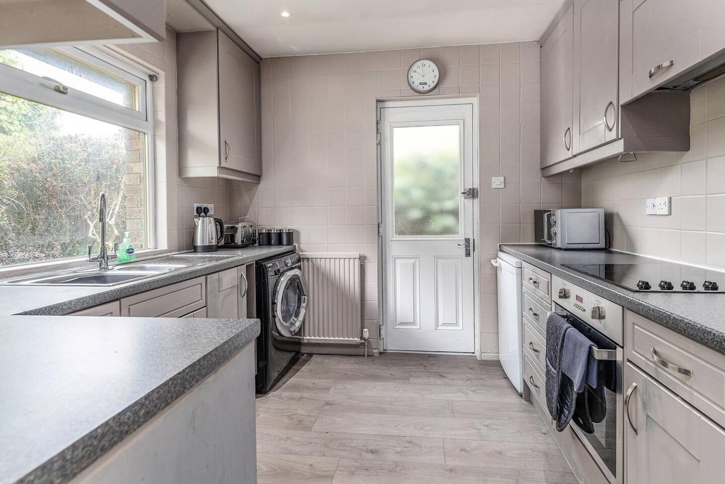 3 Bedroom Bungalow Close To Peak District With Garden Sheffield Extérieur photo